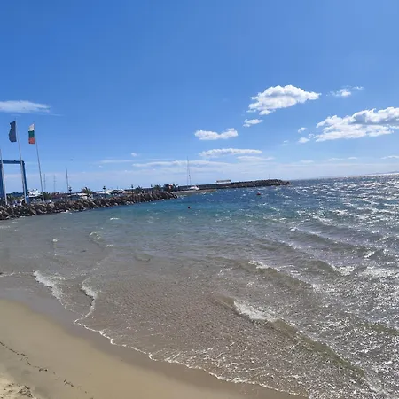 Complex Compass Apartment