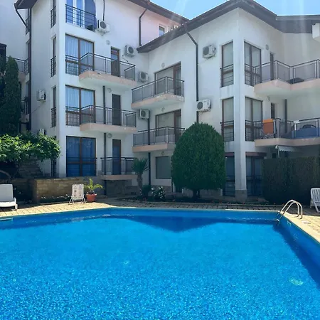 Apartment Complex Compass Sveti Vlas