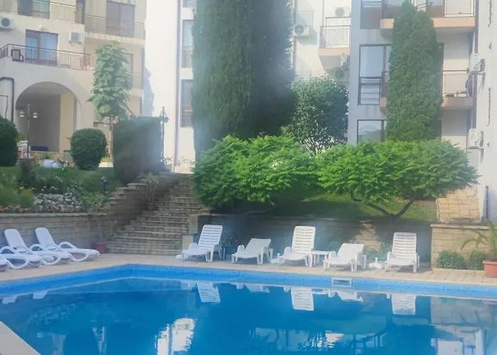 Complex Compass Apartman