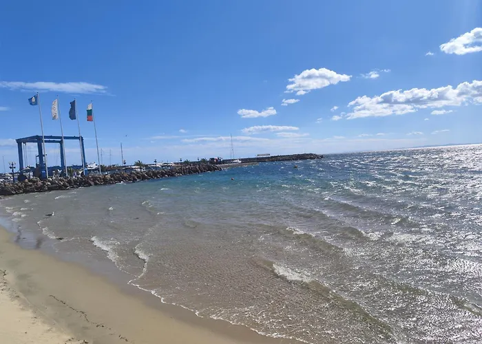 Complex Compass Apartman