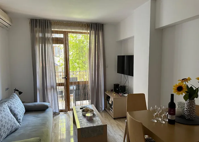 Complex Compass Apartman